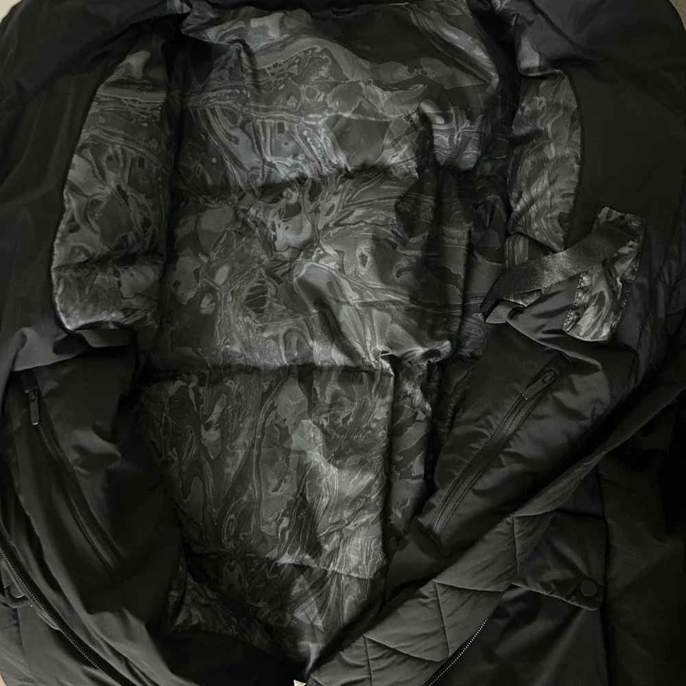 Lululemon Down Jacket Puffer Coat in Black 600 Fill Goose Down Size 12
